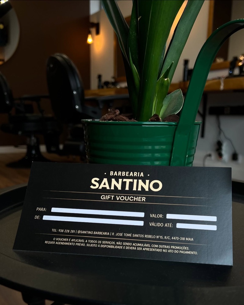 Cartão físico do vale-presente da Barbearia Santino, com campos para o nome, o valor e a validade